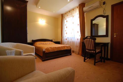 Grand Hotel Perla Ciucasului Тарлунгени Экстерьер фото